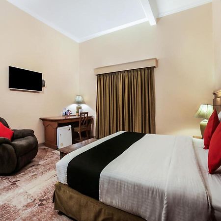 Capital O 10953 Dayal Lodge - A Boutique Hotel Agra (Uttar Pradesh) Exterior foto