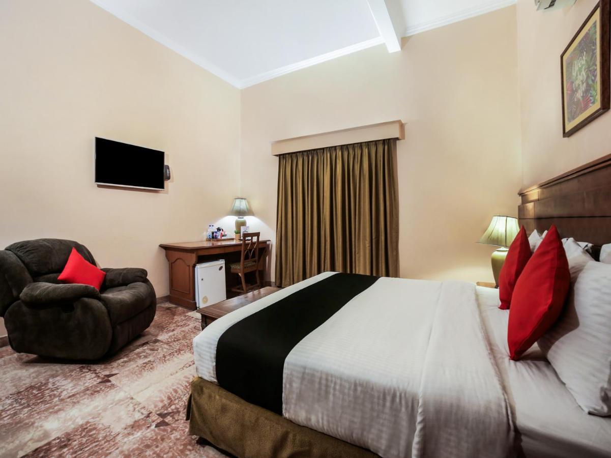 Capital O 10953 Dayal Lodge - A Boutique Hotel Agra (Uttar Pradesh) Exterior foto