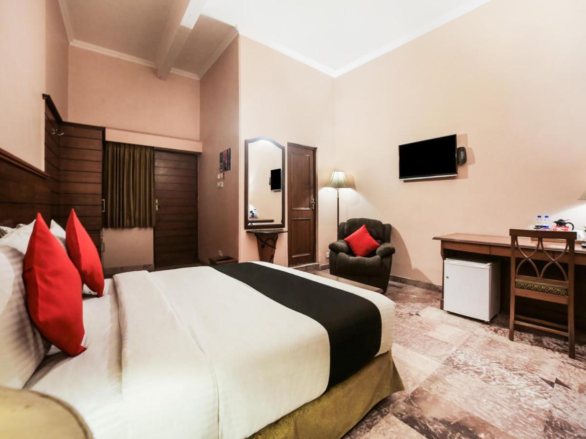 Capital O 10953 Dayal Lodge - A Boutique Hotel Agra (Uttar Pradesh) Exterior foto